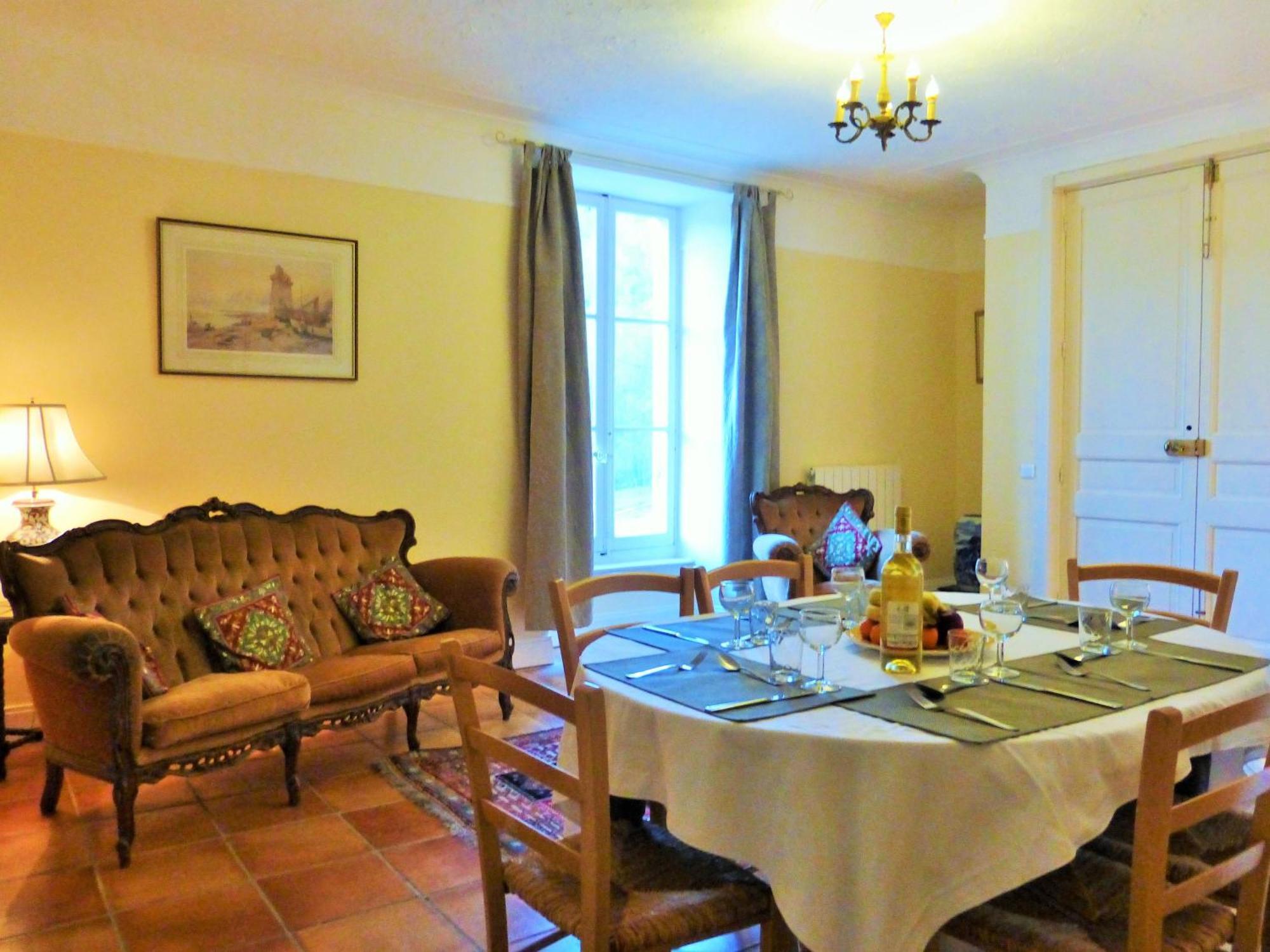 Chateau Du Fraissinet, 6 Gites Sleeping 2-8 Guests, Pool And River On Site La Tronche  Exterior foto